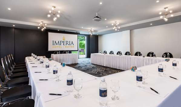  - Imperia Hotel & Suites Boucherville