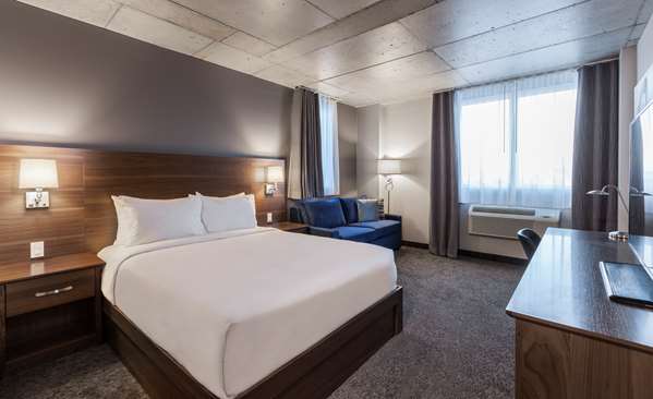  - Imperia Hotel & Suites Boucherville