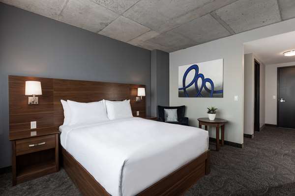  - Imperia Hotel & Suites Boucherville