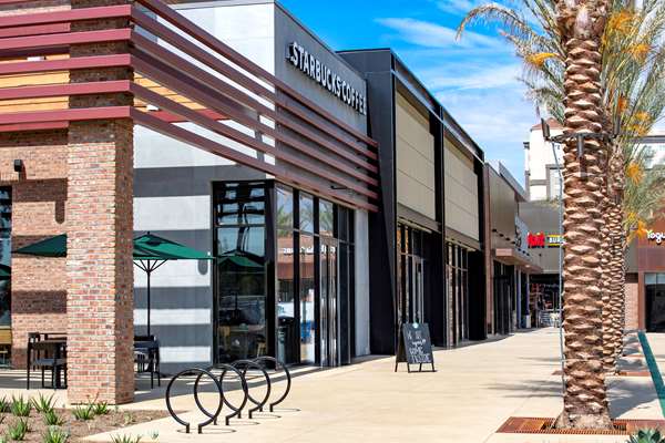  - Cambria Hotel Resort Area Anaheim - I-5, Exit 109