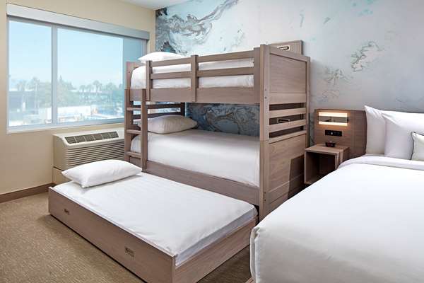 Suite - Cambria Hotel Resort Area Anaheim - I-5, Exit 109