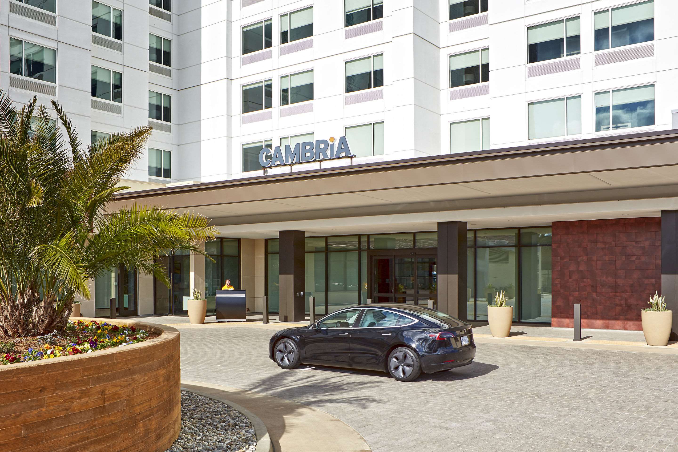 Valet parking | Cambria Hotel Anaheim Resort Area