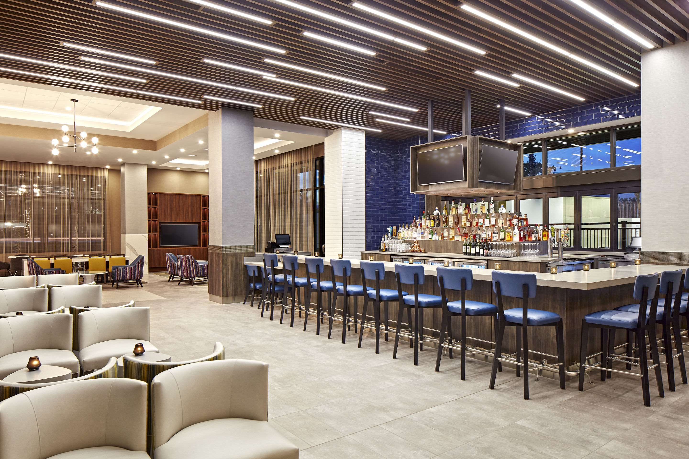 Hotel bar | Cambria Hotel Anaheim Resort Area