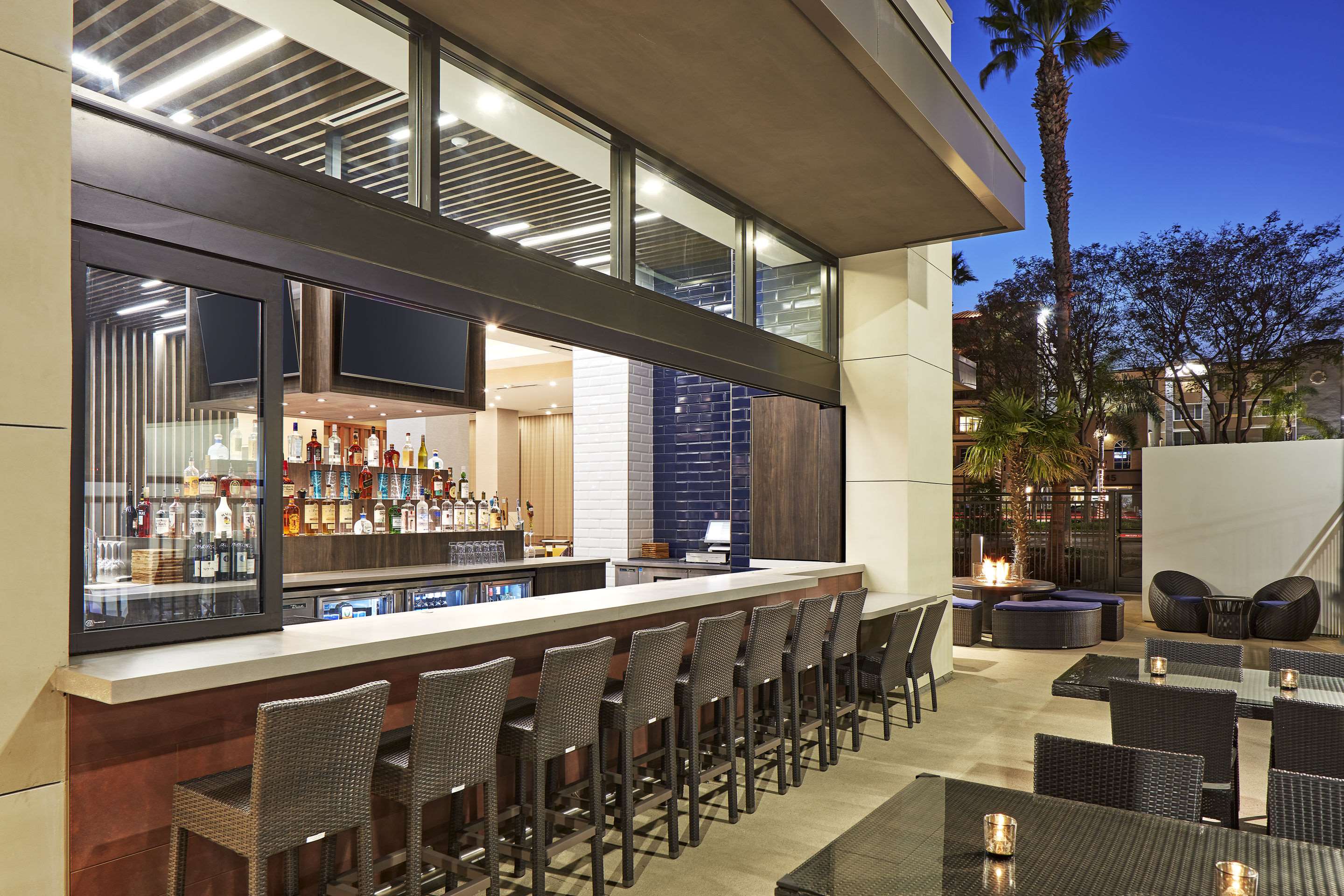 Outdoor bar | Cambria Hotel Anaheim Resort Area