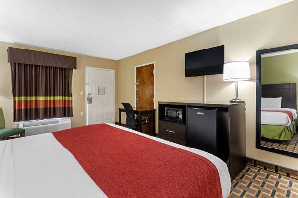  - SureStay Hotel by Best Western Lenoir City - I-75, Exit 81