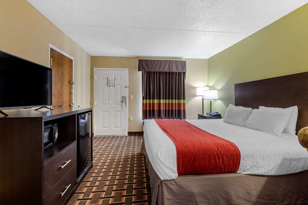  - SureStay Hotel by Best Western Lenoir City - I-75, Exit 81