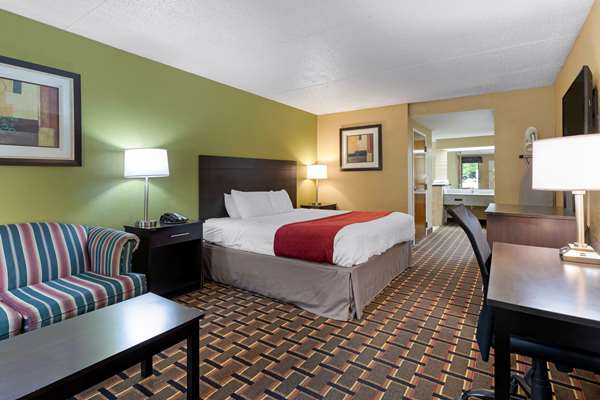 Suite - SureStay Hotel by Best Western Lenoir City - I-75, Exit 81