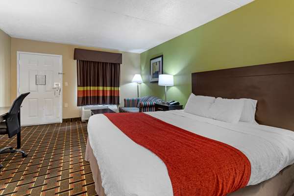 Suite - SureStay Hotel by Best Western Lenoir City - I-75, Exit 81