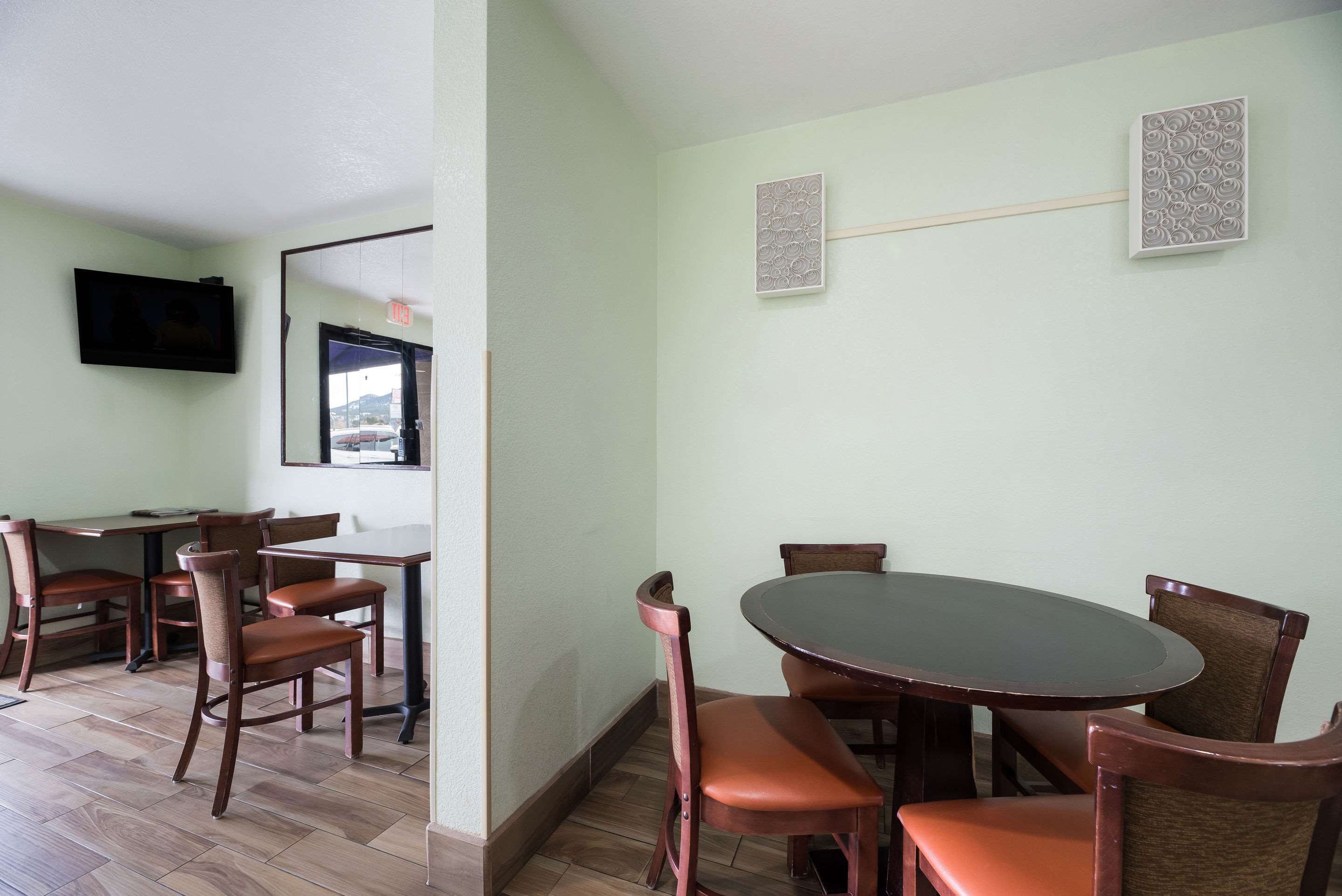Breakfast area | Econo Lodge Inn & Suites Williams - Grand Canyon Area