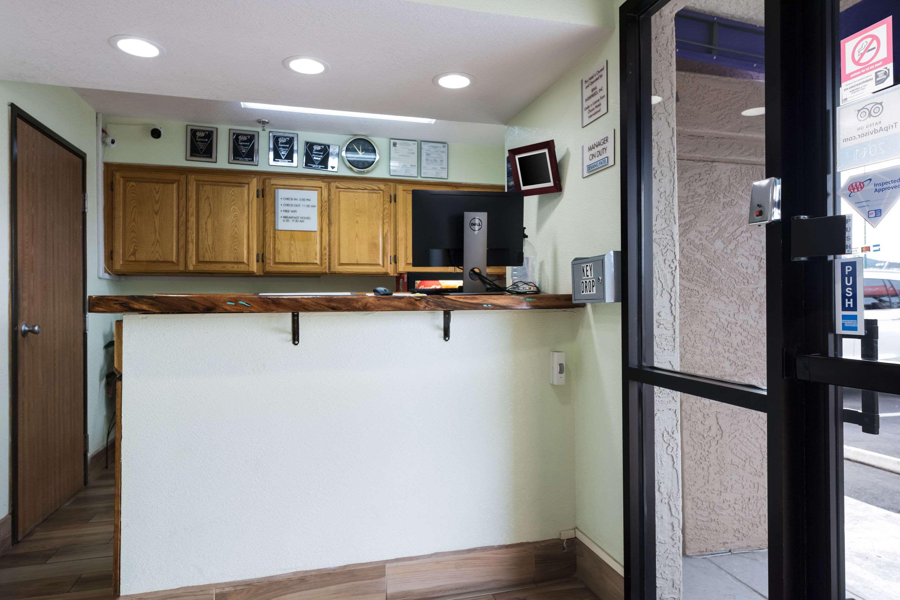 Hotel lobby | Econo Lodge Inn & Suites Williams - Grand Canyon Area