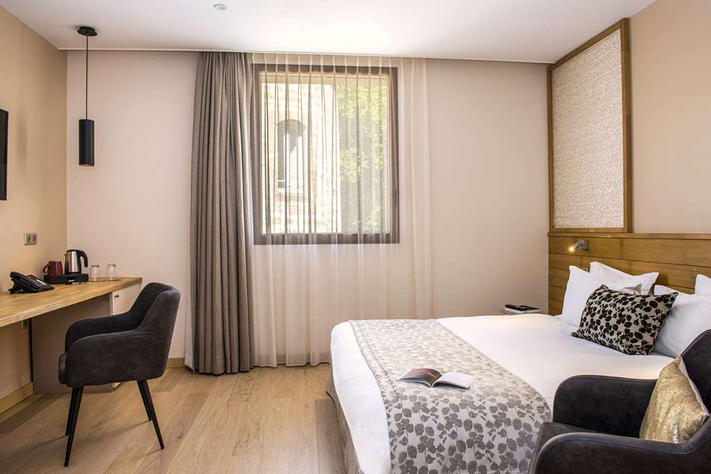 Chateau de Massillan-guestroom-Guest Room,On-Site.jpg