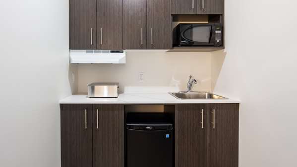  - Best Western Plus Morden Hotel