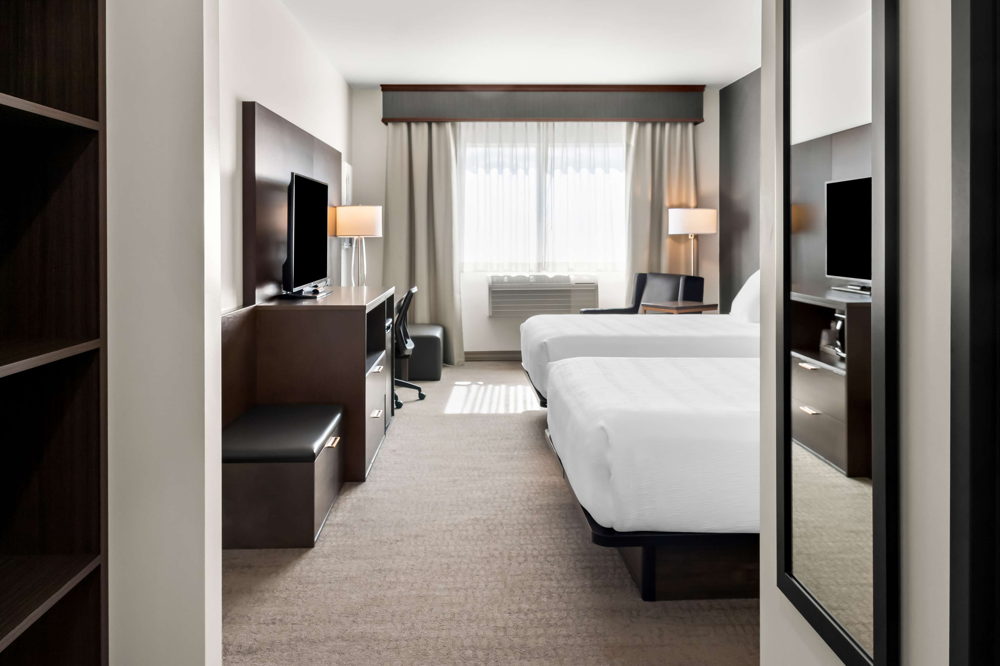 Best Western Plus Morden Room Type - 2 Queen Beds, Non-Smoking, Pillow Top Mattress, Microwave And Refrigerator, Full Breakfast