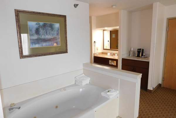Suite - AmericInn Ogallala - I-80, Exit 126