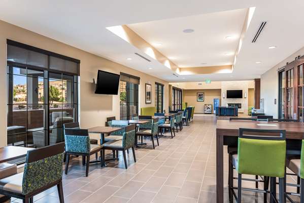 Amenities - Comfort Inn & Suites Hurricane