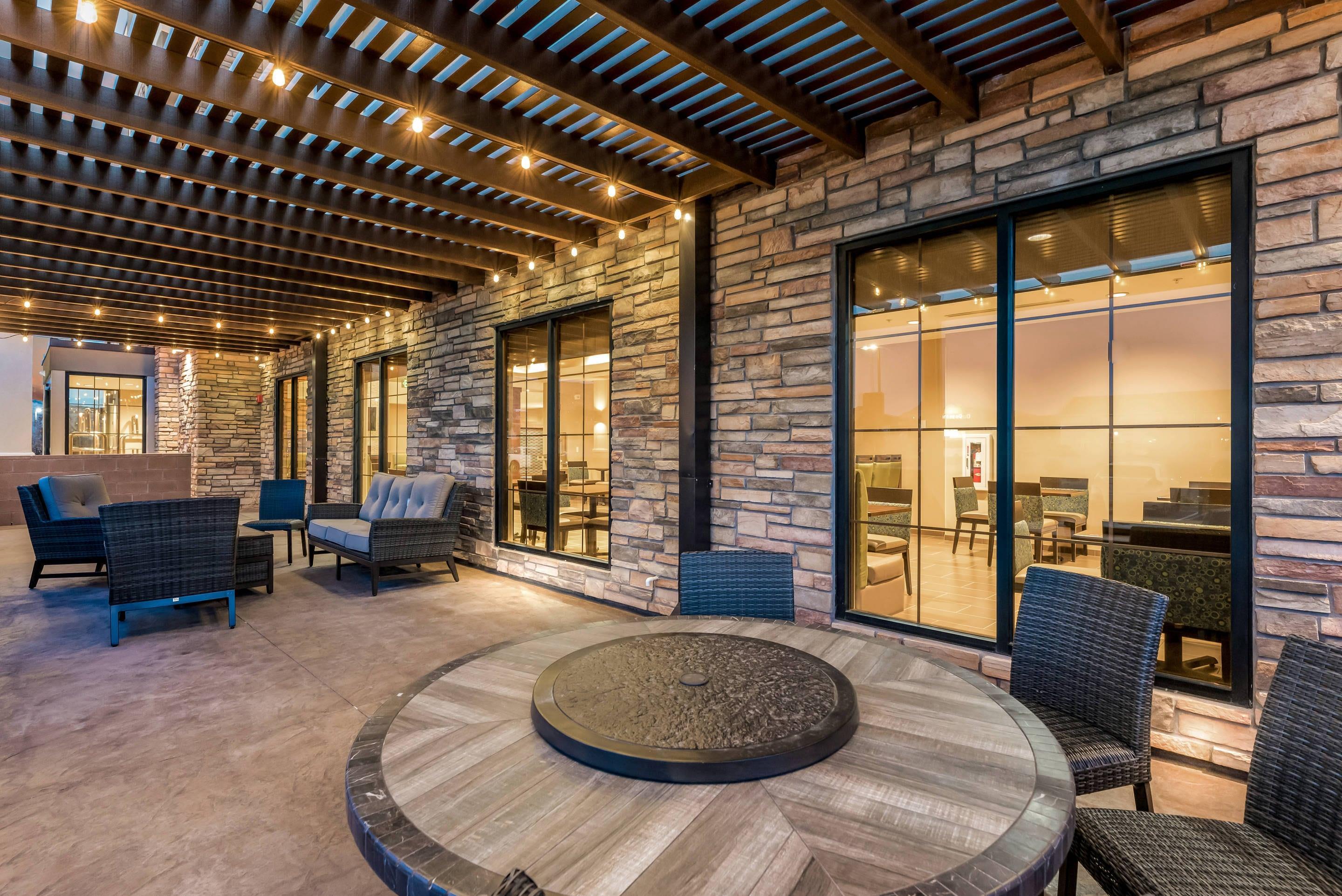 Patio | Comfort Inn & Suites Zion Park Area