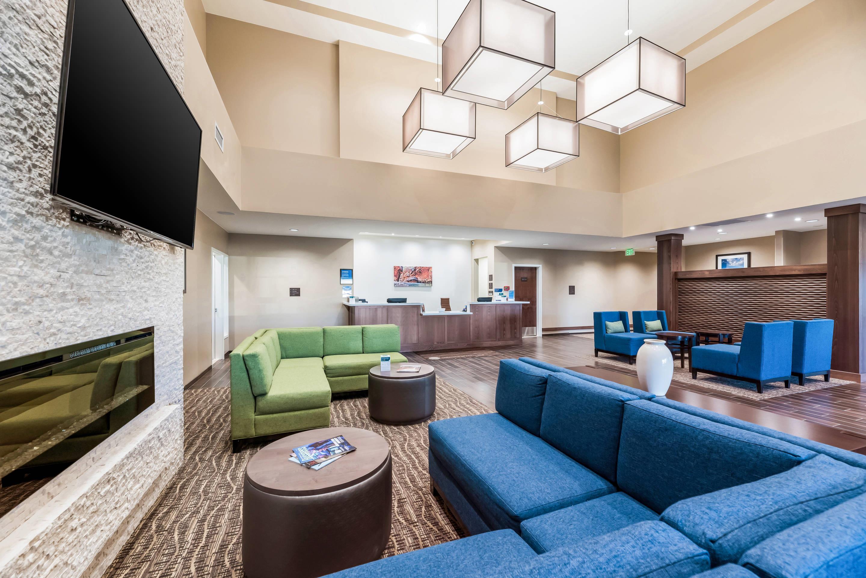 Spacious lobby | Comfort Inn & Suites Zion Park Area