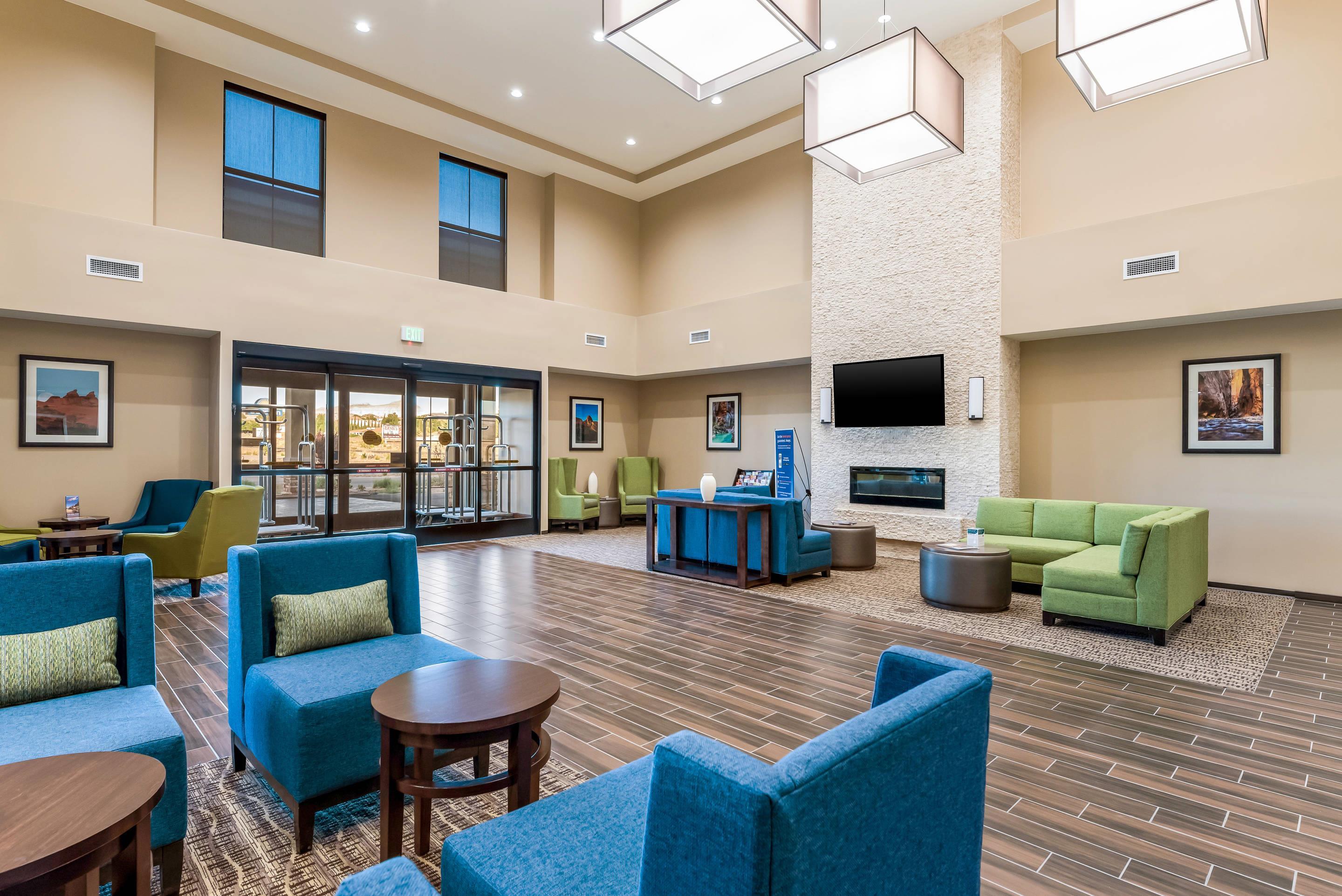 Spacious lobby | Comfort Inn & Suites Zion Park Area