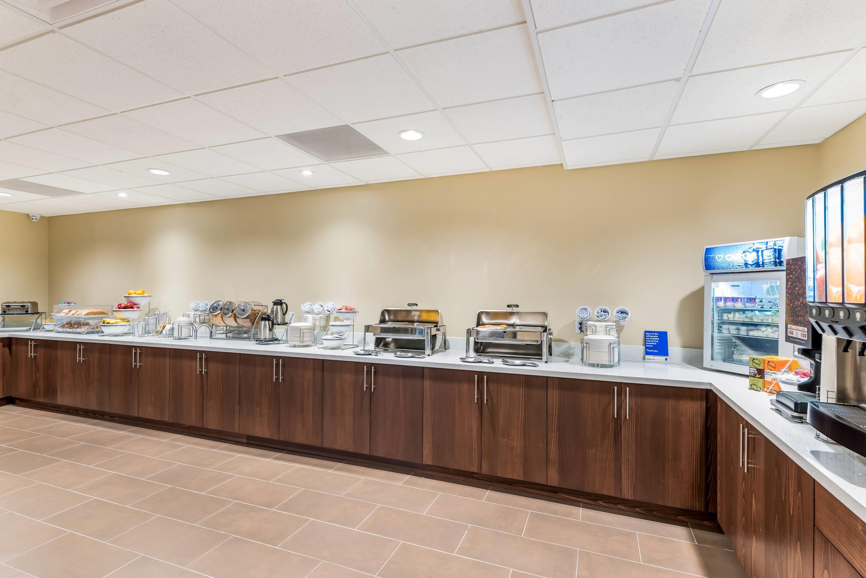 Breakfast counter | Comfort Inn & Suites Zion Park Area