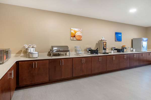 Amenities - Comfort Inn & Suites Ames