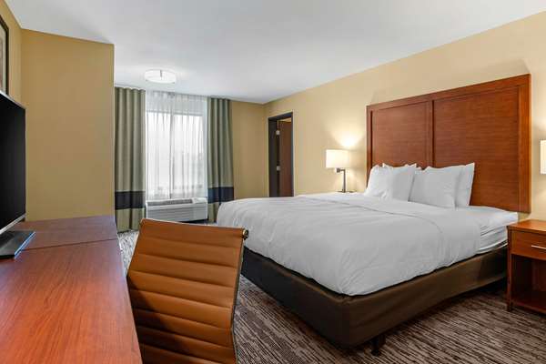 Suite - Comfort Inn & Suites Ames