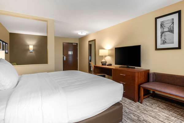 Suite - Comfort Inn & Suites Ames
