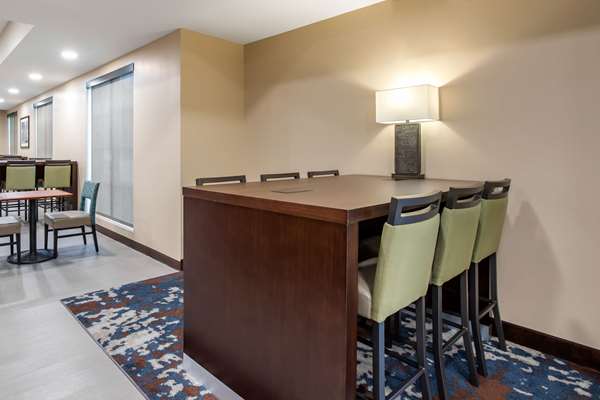 Amenities - Comfort Inn & Suites Ames