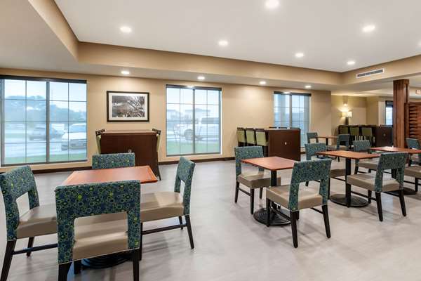 Amenities - Comfort Inn & Suites Ames