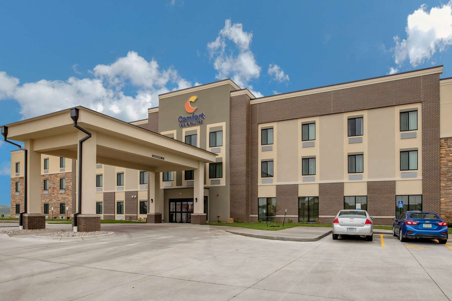 Comfort Inn & Suites Ames, IA See Discounts