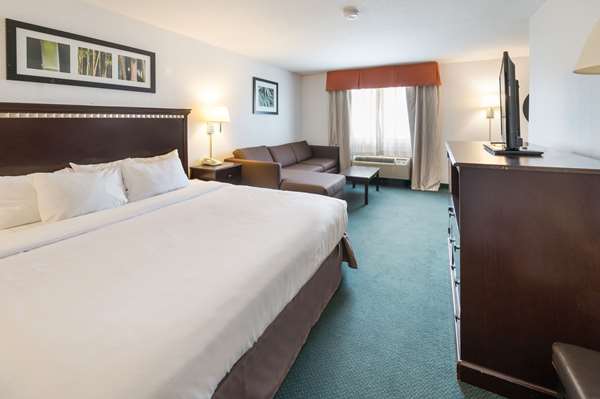 Suite - Rodeway Inn Urbana - I-74, Exit 183