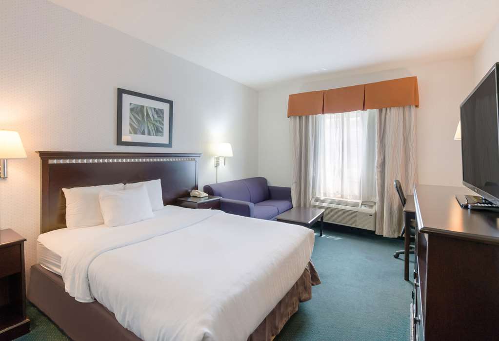 RODEWAY INN URBANA-guestroom-Guest Room,On-Site.jpg