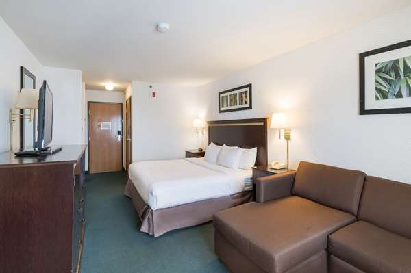 Suite - Rodeway Inn Urbana - I-74, Exit 183