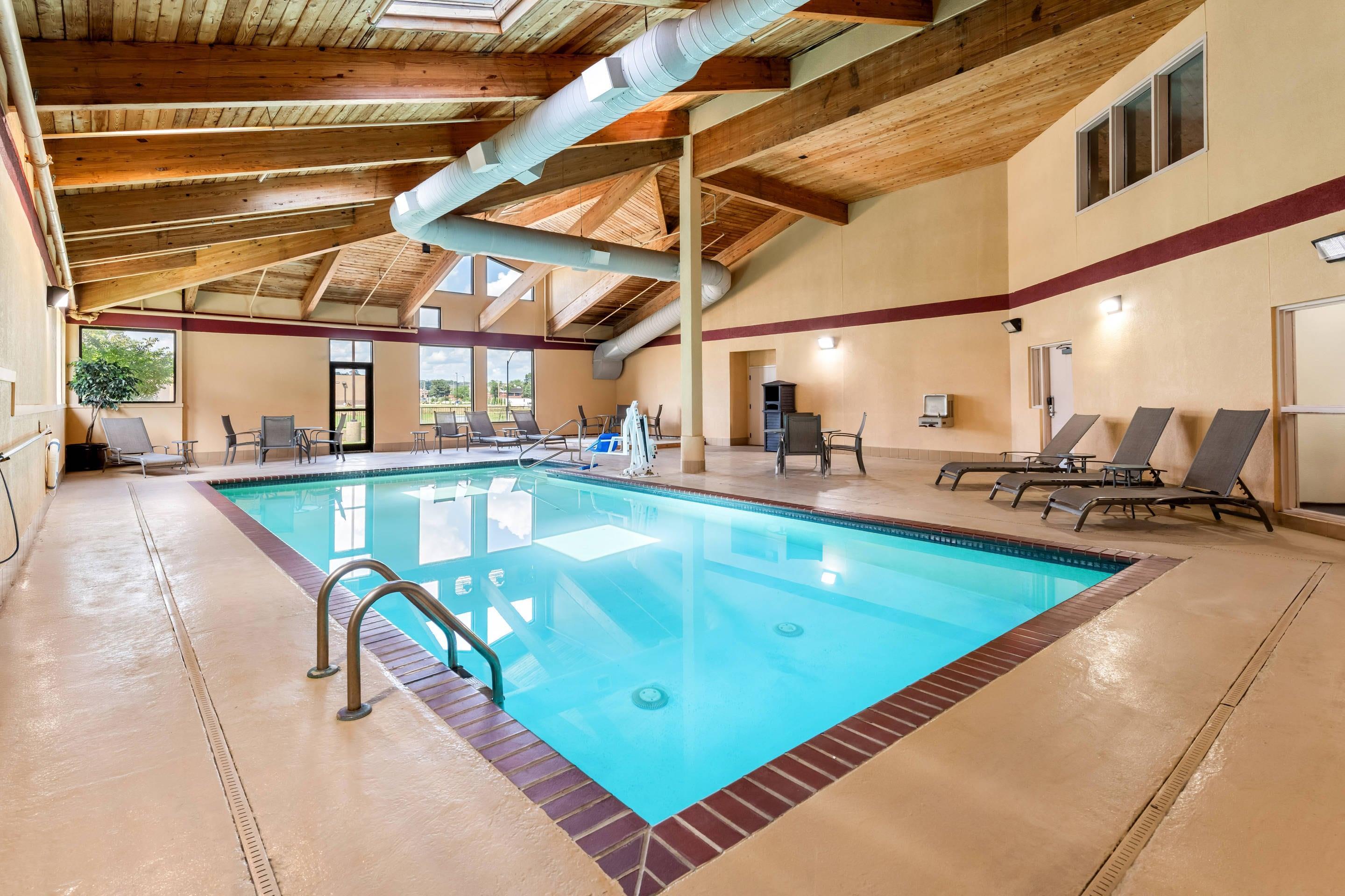 Indoor pool | Quality Inn & Suites Lawrence - University Area