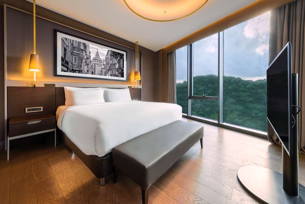 RADISSON COLLECTION HOTEL VADISTANB-guestroom-Guest Room,Suite,On-Site.jpg