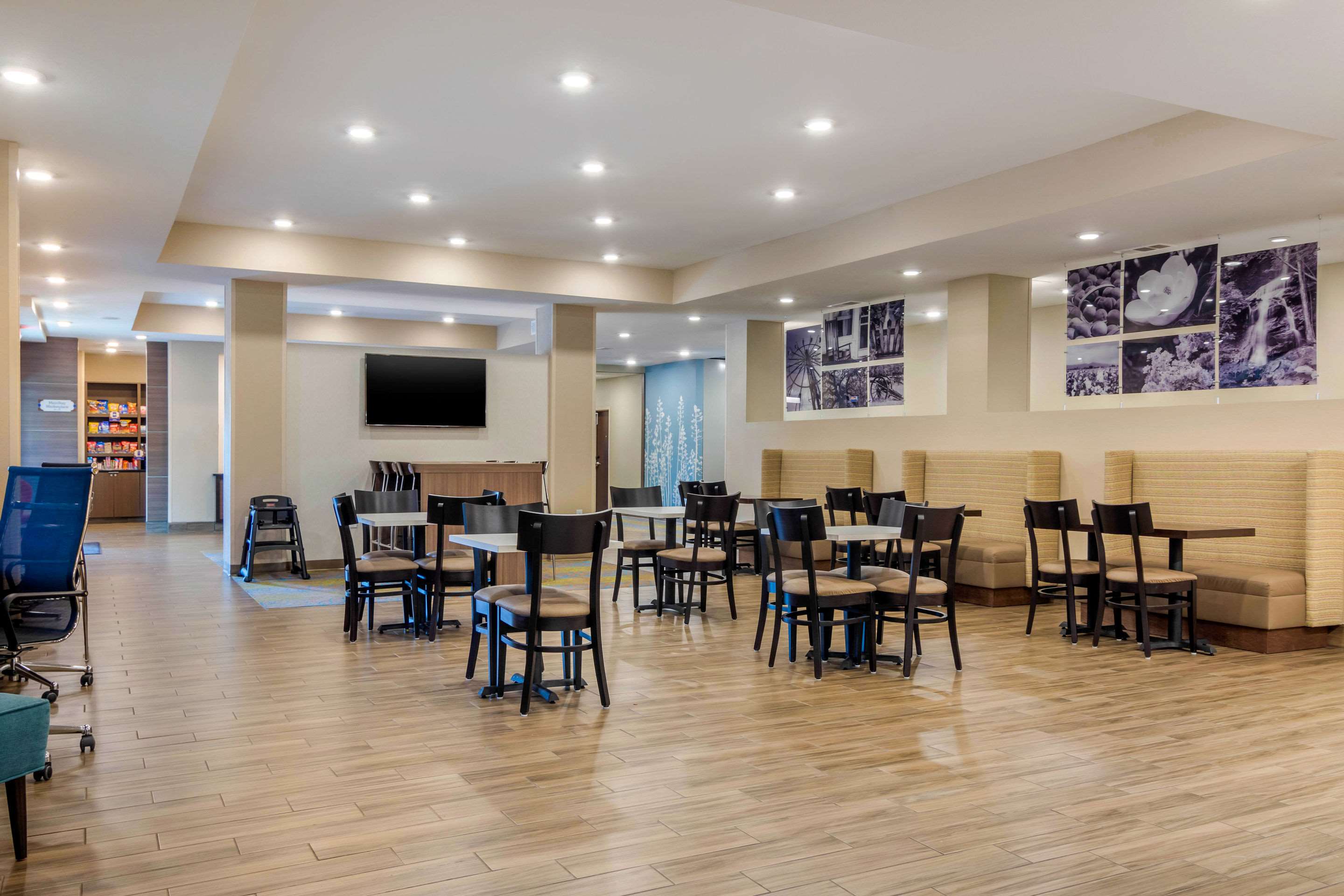 Breakfast area | MainStay Suites Newnan Atlanta South