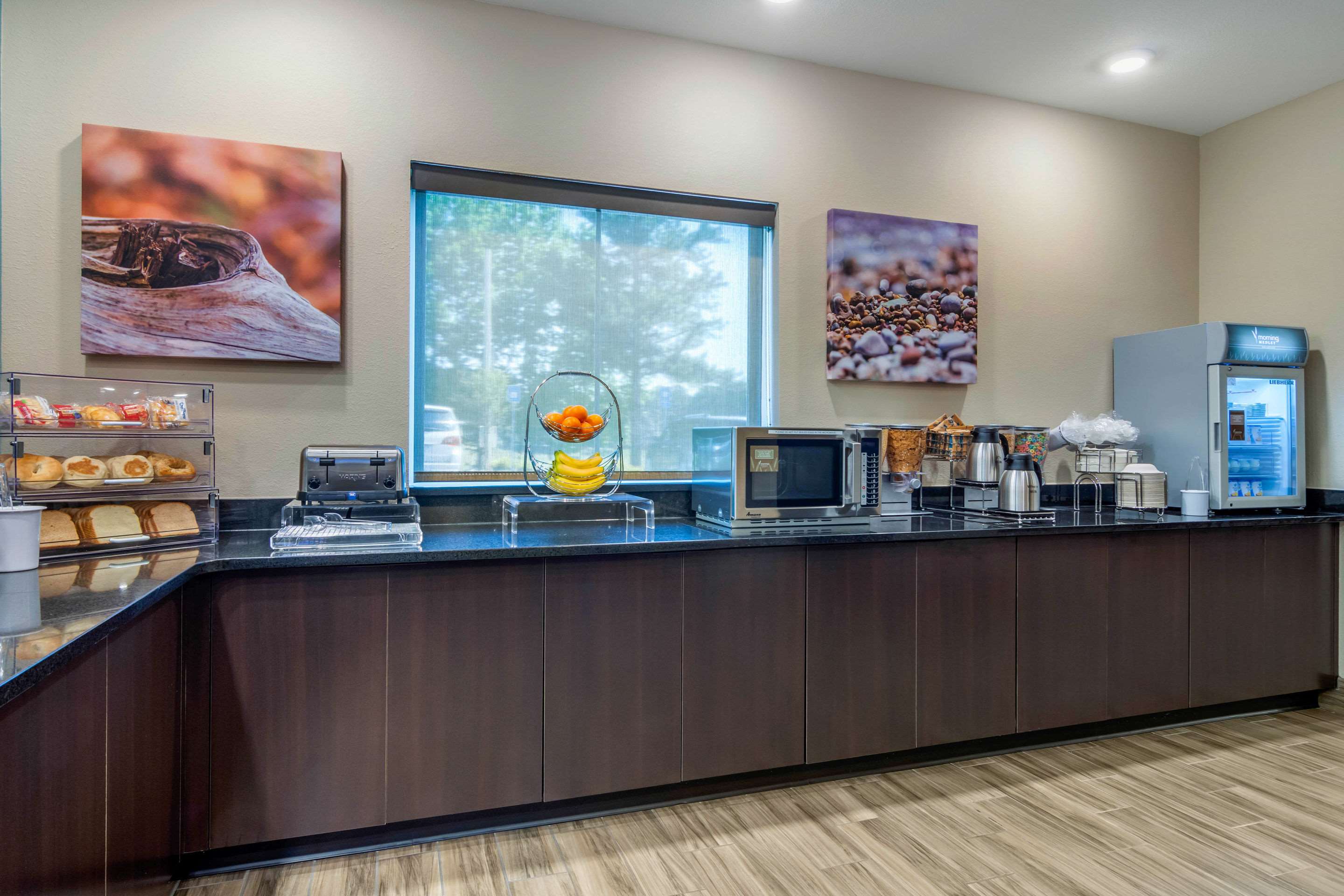 Breakfast area | MainStay Suites Newnan Atlanta South