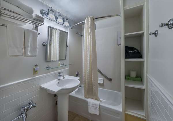  - Baranof Downtown Hotel Juneau