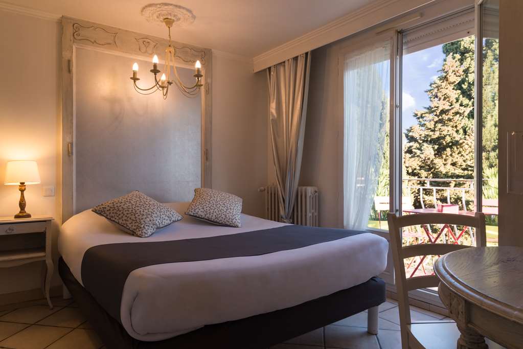 OGBOUTIQUE CLAIR MARTIGUES-guestroom-Guest Room,On-Site.jpg
