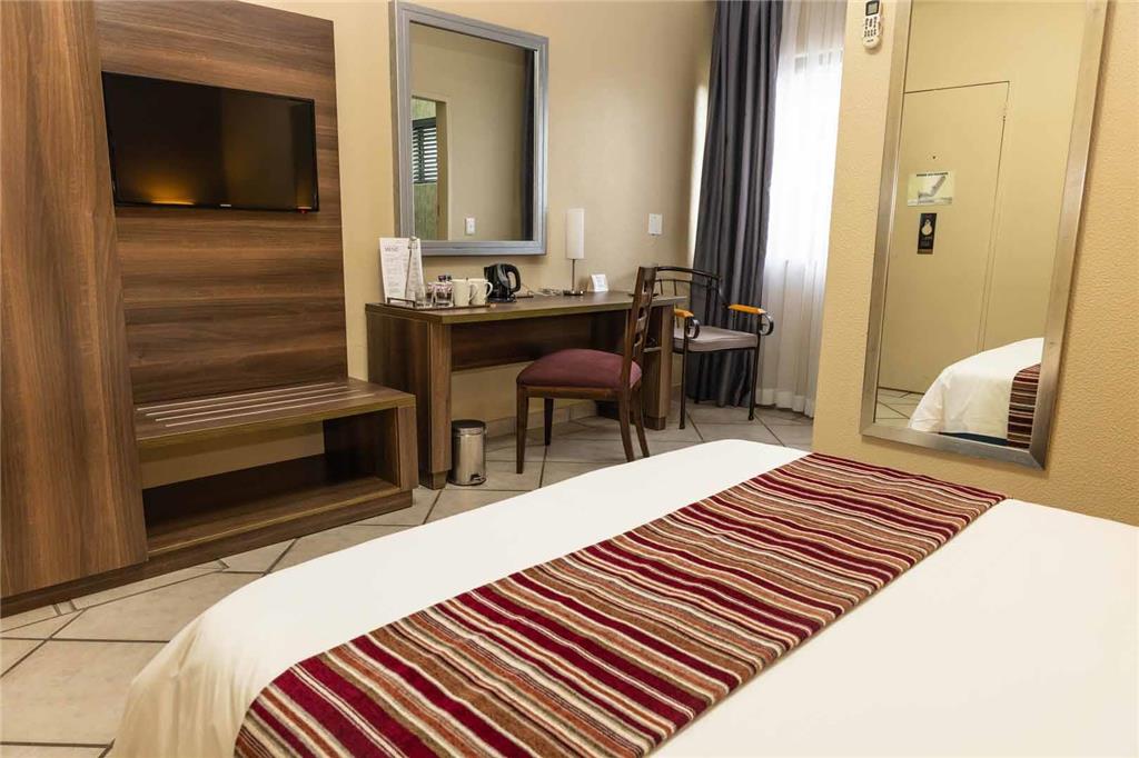 PREMIER HOTEL THE RICHARDS-guestroom-Guest Room,On-Site.jpg