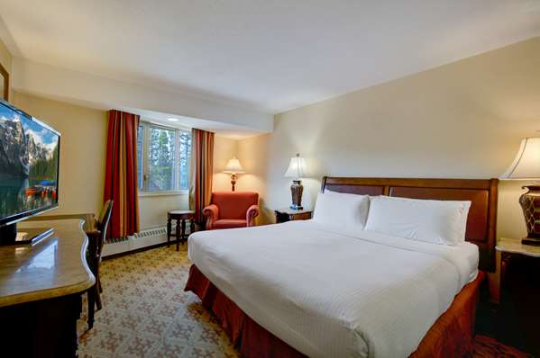  - Lake Louise Inn