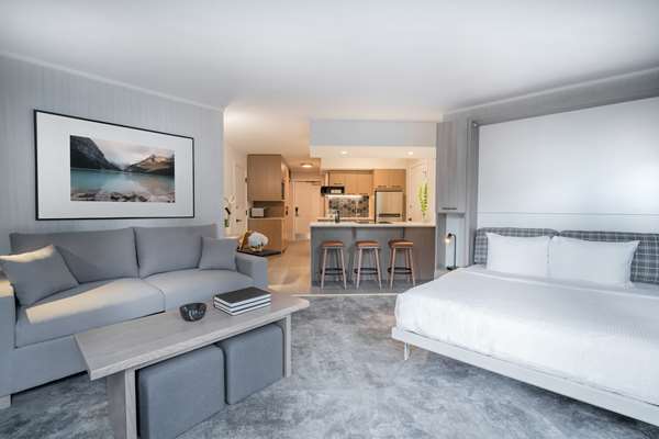 Suite - Lake Louise Inn