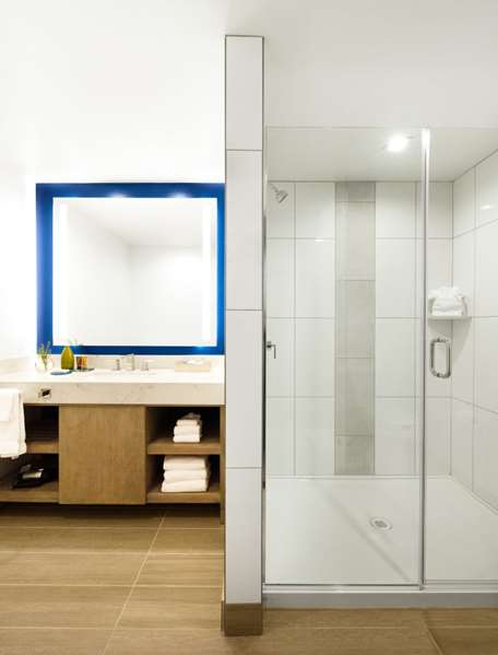  - Ayres Hotel Chula Vista