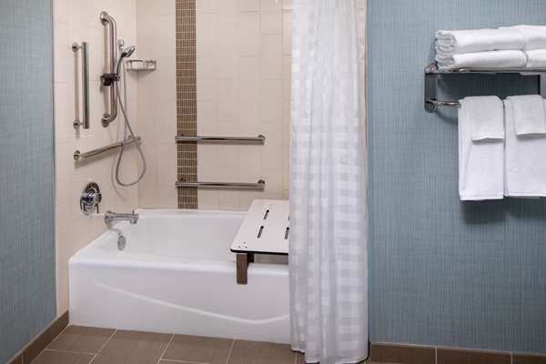  - Hyatt Place Hotel Towne Centre Mount Pleasant