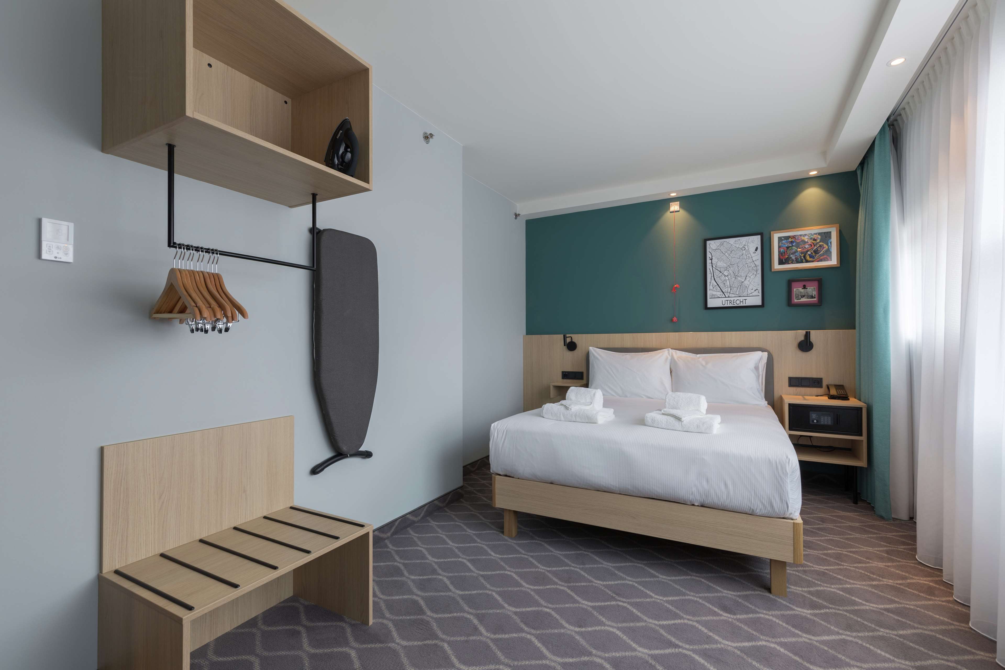 Hampton By Hilton Utrecht Centraal Station Room Type - QUEEN ACCESSIBLE ROOM