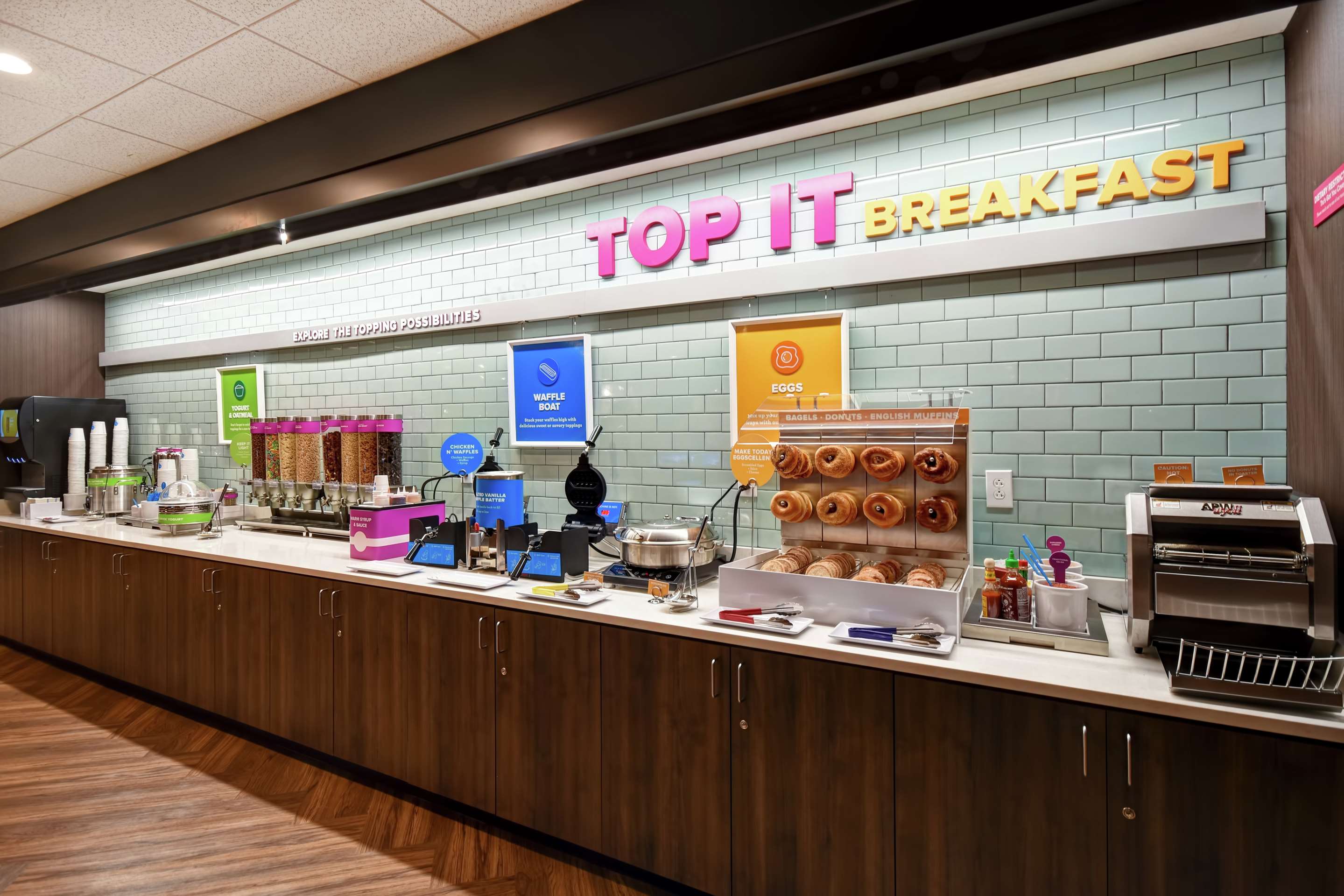 Breakfast Area | Tru by Hilton Wytheville