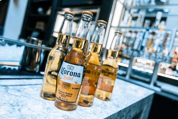 Bar - DoubleTree by Hilton Hotel Lubbock