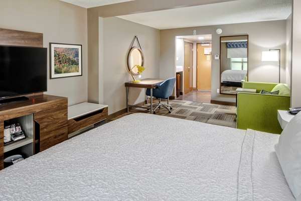  - Hampton Inn Latrobe