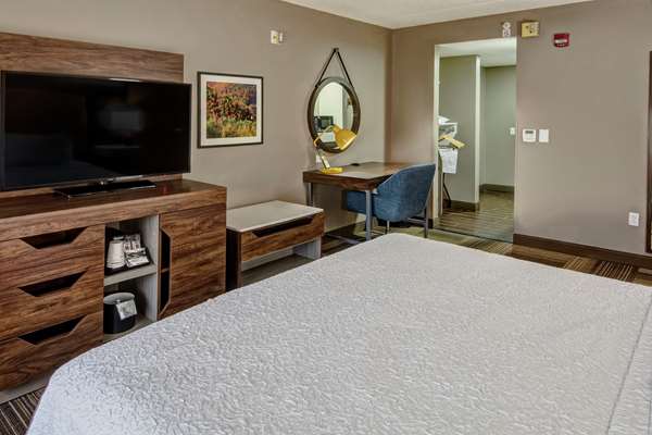  - Hampton Inn Latrobe