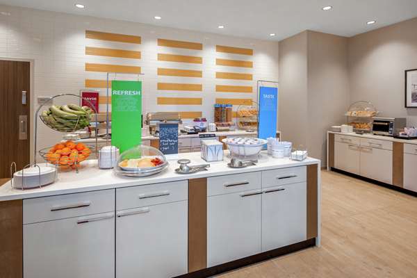 Restaurant - Hampton Inn & Suites Airport San Diego