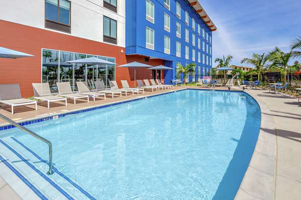 Pool - Hampton Inn & Suites Airport San Diego
